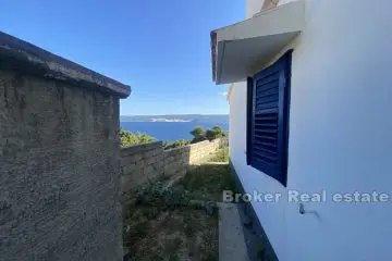 Apartment house with open sea view