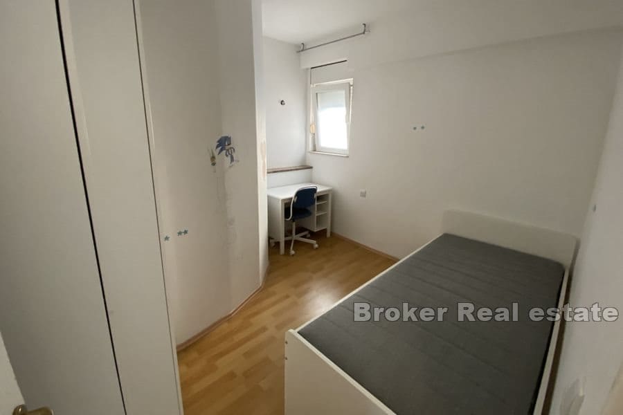 Žnjan, spazioso appartamento con tre camere da letto