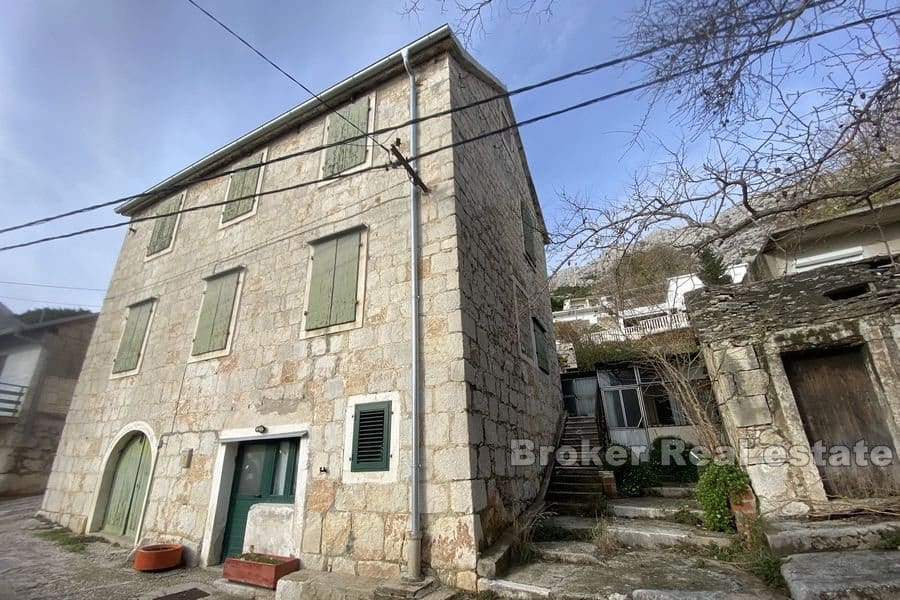 Old stone house with an open sea view