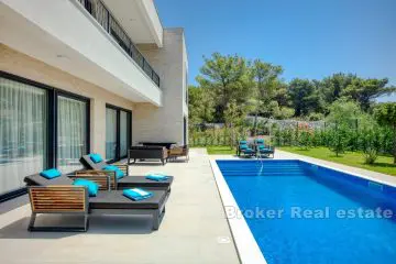 Modern villa with pool and sea view