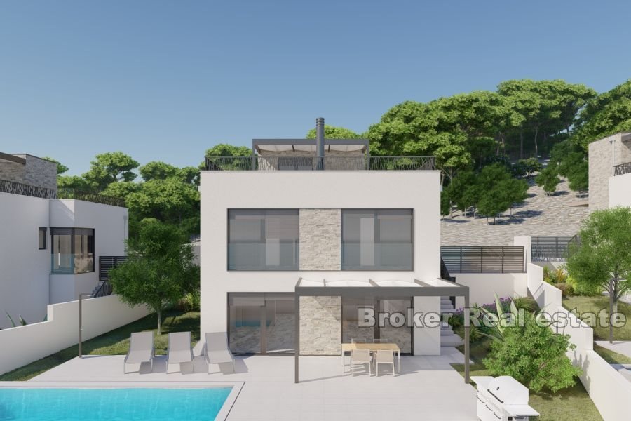 Newbuilt villa with pool in the second row to the sea