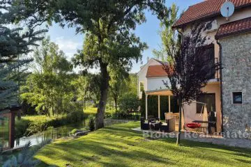 001-2044-18-Knin-Detached-House-by-the-River-with-a-Pool-for-sale