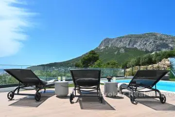 New luxury villa with panoramic sea view