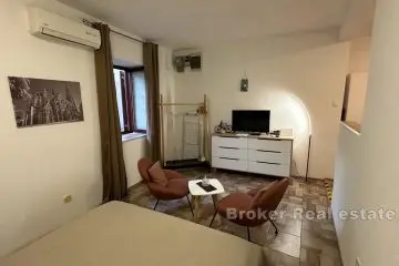 Novouređeni studio apartman na poželjnoj lokaciji