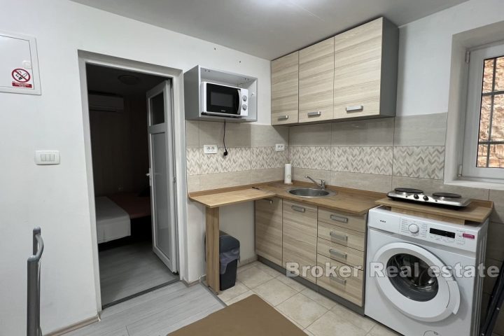 001-2046-01-Kastela-One-bedroom-apartment-in-the-city-center-for-sale