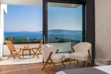 Exclusive villa with sea view