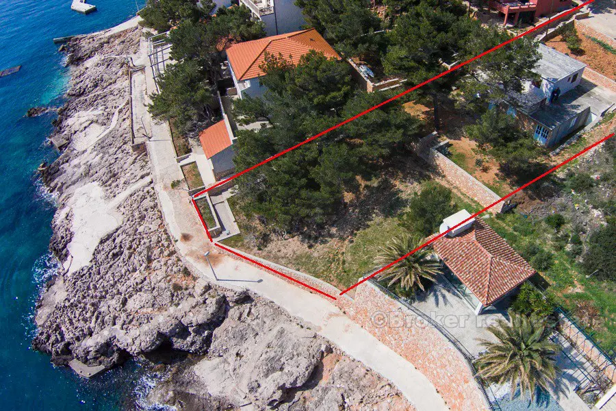 Maison / villa, inachevée, côté sud de l'île de Hvar