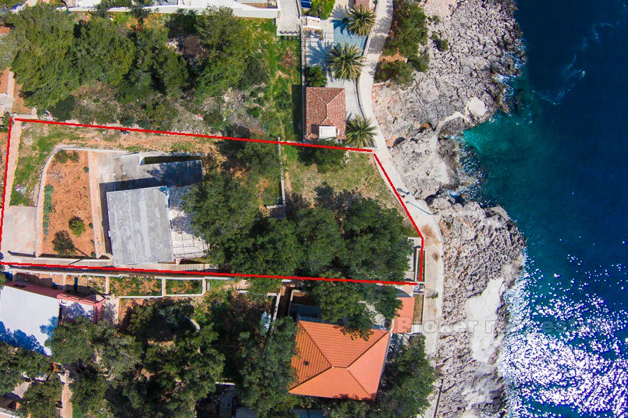 Maison / villa, inachevée, côté sud de l'île de Hvar