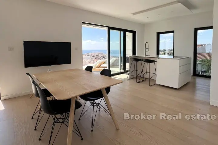 Luxuriöses Apartment mit herrlichem Blick auf die Altstadt und das Meer