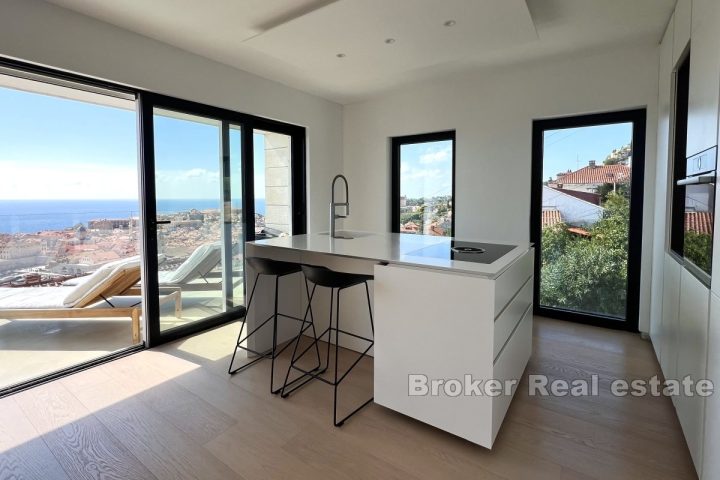 Appartement luxueux avec une vue magnifique sur la vieille ville et la mer