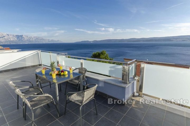 001-2048-05-Omis-Attractive-Villa-near-the-sea-for-sale