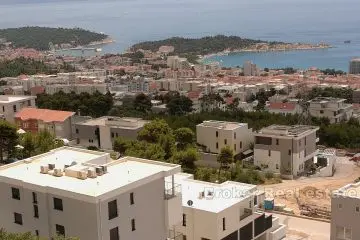 Nově postavené apartmány s krásným výhledem a blízko moře