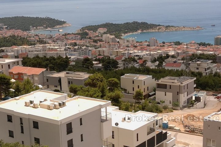 Newly built apartments with a beautiful view and close to the sea