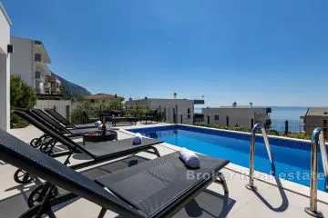 Luxusvilla mit Panoramablick auf das Meer