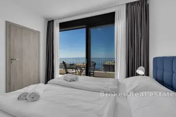 Luxusvilla mit Panoramablick auf das Meer
