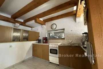 Maison authentique à vendre à Podbrijest, vallée de la Neretva