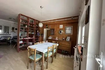 Maison authentique à vendre à Podbrijest, vallée de la Neretva