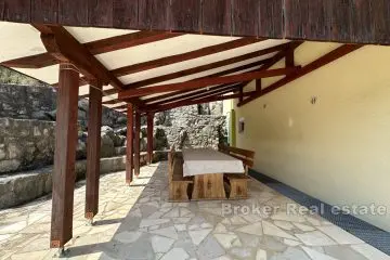 Maison authentique à vendre à Podbrijest, vallée de la Neretva