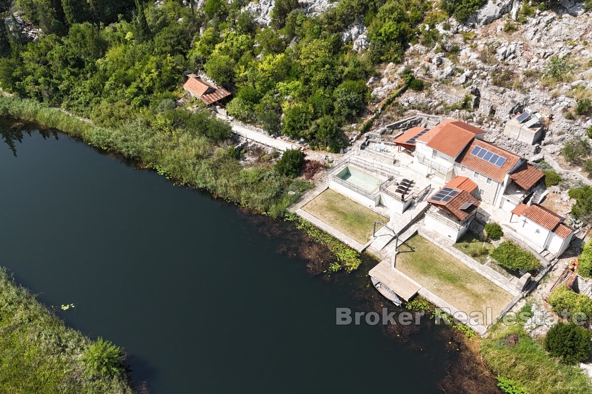 Authentic house for sale in Podbrijest, Neretva river valley