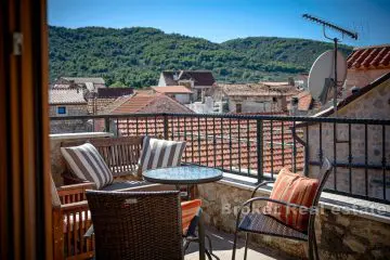 001-2049-07-Island-of-Hvar-Stone-house-near-the-sea-for-sale