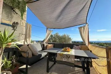 Ein-Zimmer-Apartment mit Meerblick