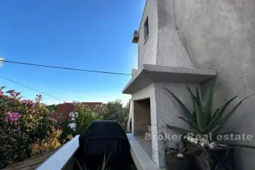 Ein-Zimmer-Apartment mit Meerblick