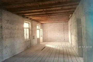 Unfinished apartment in an attractive location