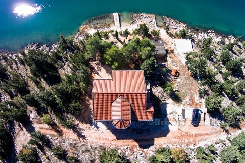 Villa on a beautiful location, for sale