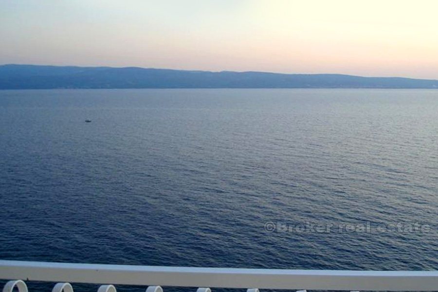 Apartment house with open sea view, for sale