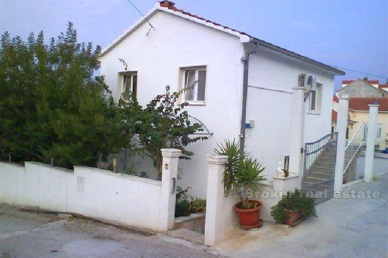 Detached two-storey house, for sale