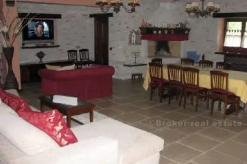 Luxury villa with swimming pool, for sale