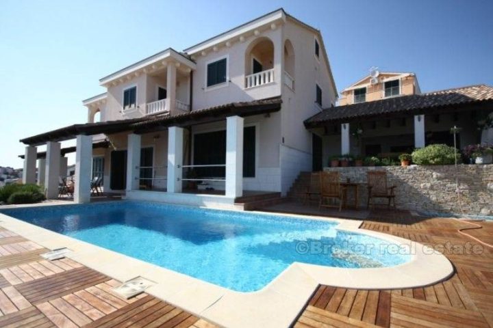 Beautiful luxury villa, for sale