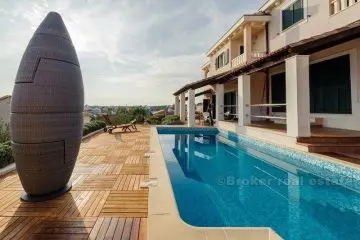 Beautiful luxury villa, for sale