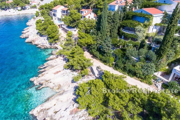 Luxury villa by the sea for sale