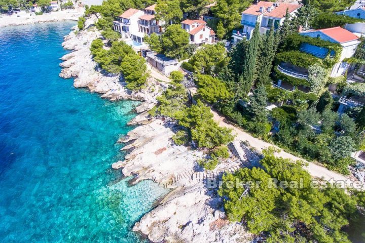 Luxury villa by the sea for sale