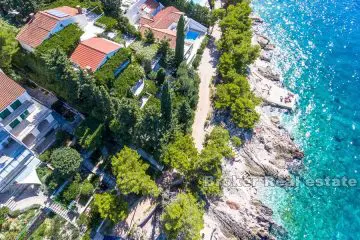 Luxury villa by the sea for sale
