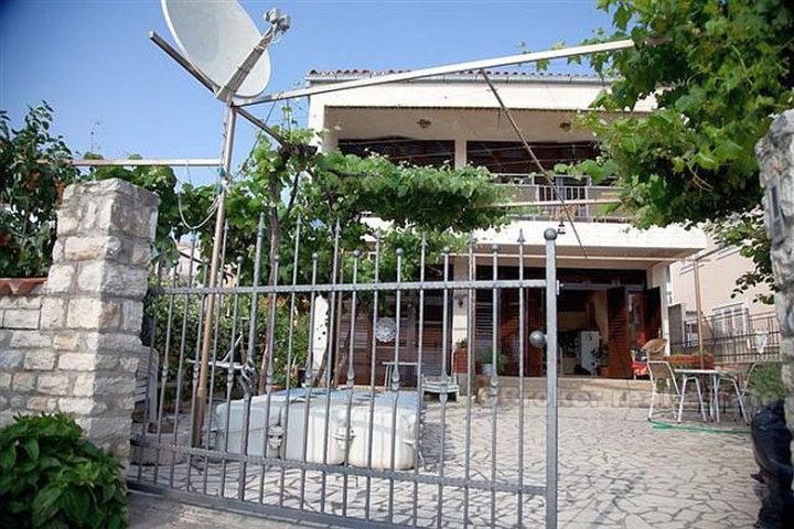 House in the first row to the sea, for sale