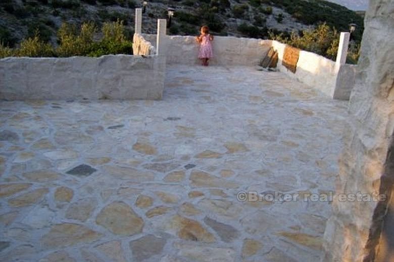 Newly built house with an olive grove, for sale
