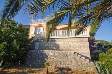 Villa with spectacular view, for sale