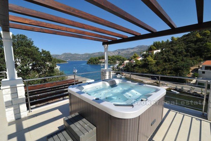 Luxus-Villa in der ersten Reihe zum Meer, zu verkaufen