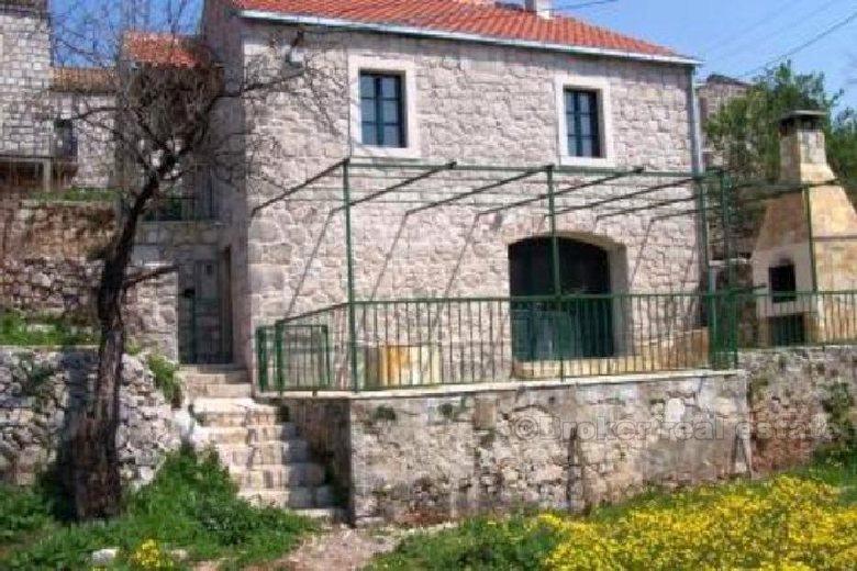 Spacious stone house, for sale