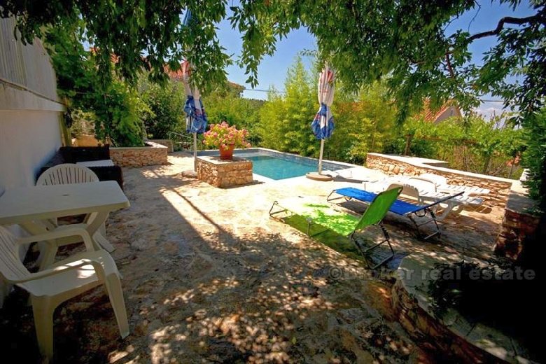 Hus / Villa med svømmebasseng, til salgs