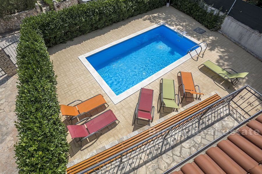 Beautiful villa with swimming pool, for sale