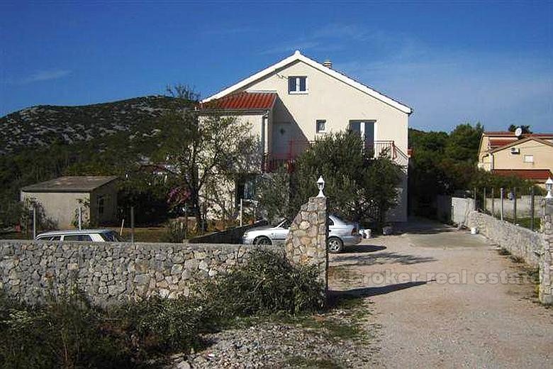 Villa in the 1st row to the sea, for sale
