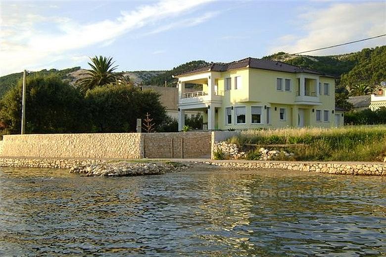 Schöne Villa direkt am Meer, zum Verkauf