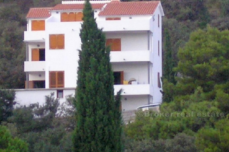 Casa appartamento con vista sul mare, in vendita