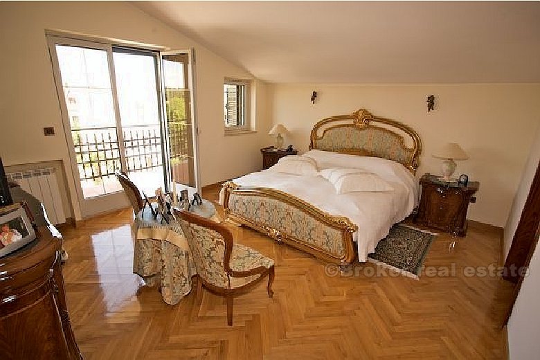 Luxuriously furnished hotel, for sale