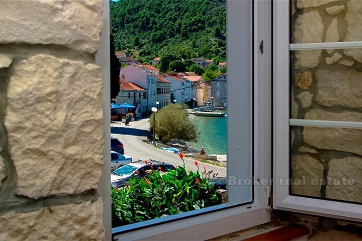 Beautiful renovated stone house in the center