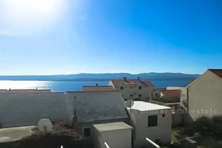 Bel appartement à Bol, avec vue sur la terrasse et la mer