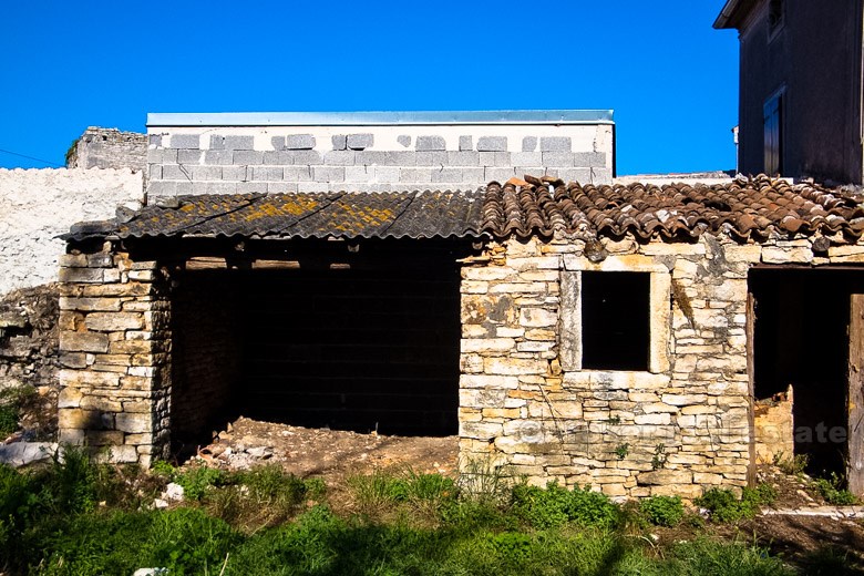 Autentična kamena kuća, na prodaju